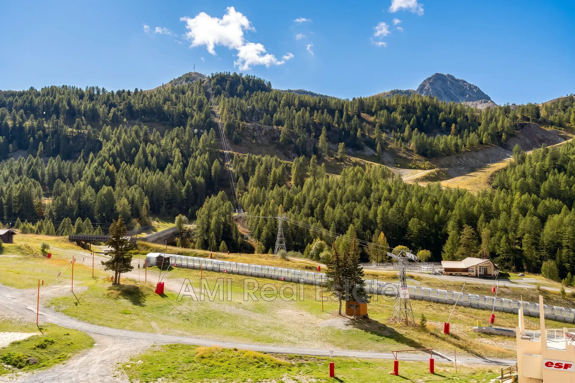 Vente appartement 2 pièces à Isola face aux pistes avec terrasse et parking