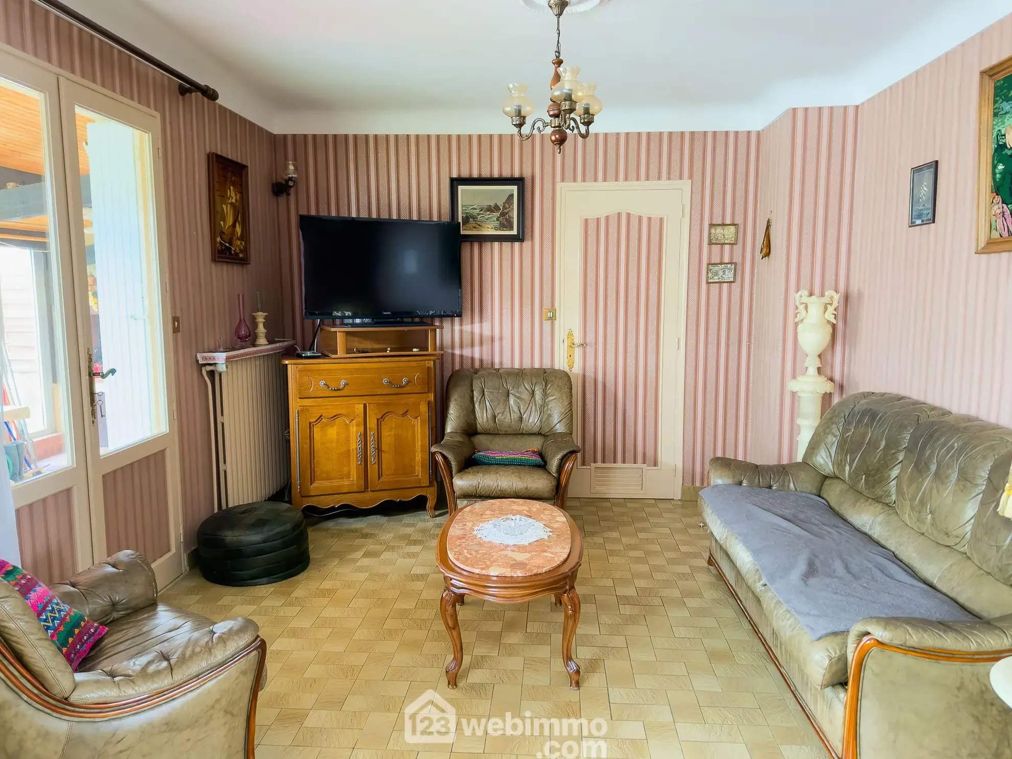 Maison à Cholet avec 3 chambres, garage, et jardin clos - Rénovée en 2015