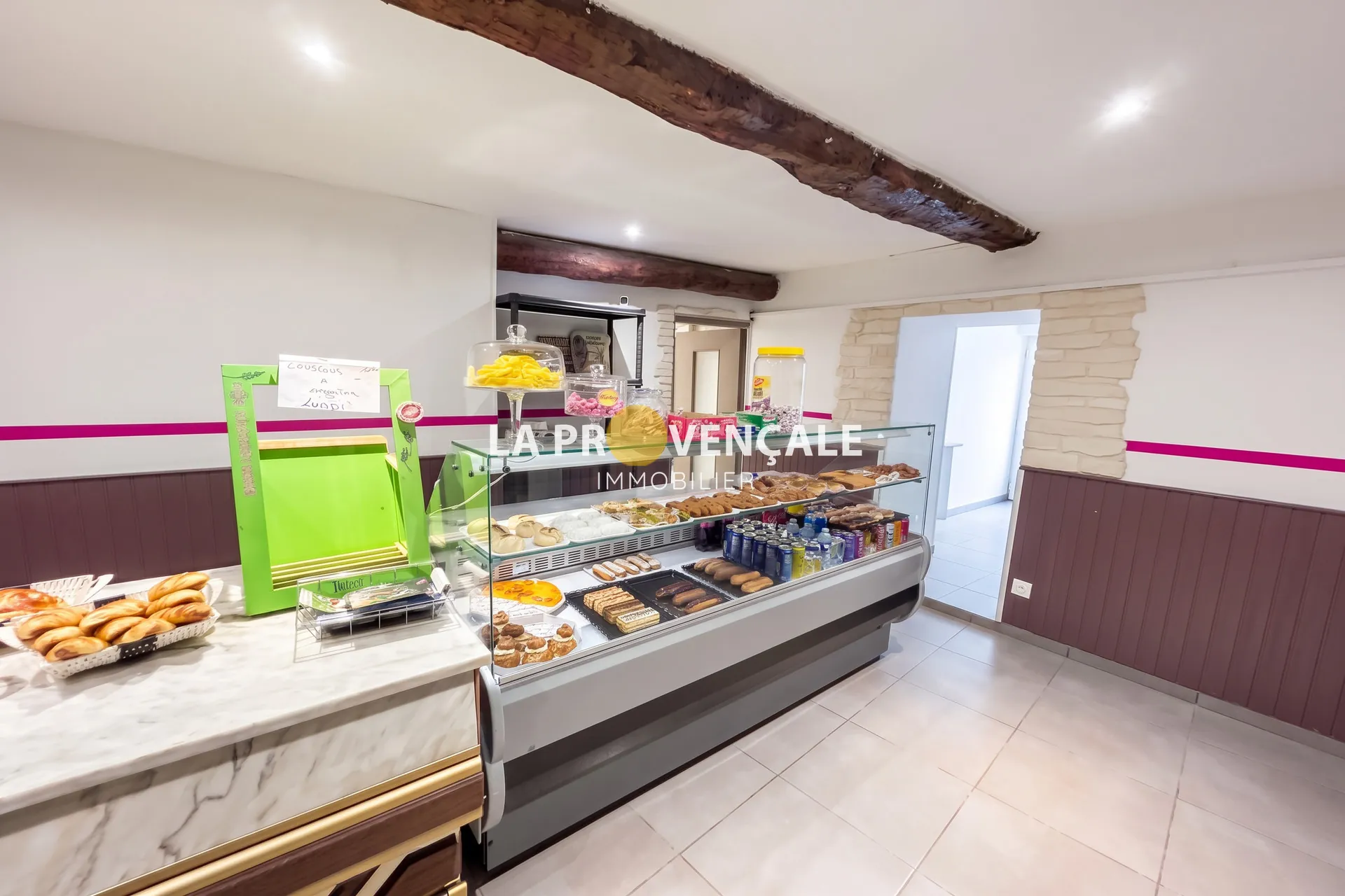 Boulangerie avec logement T4 à Trets - Opportunité de développement