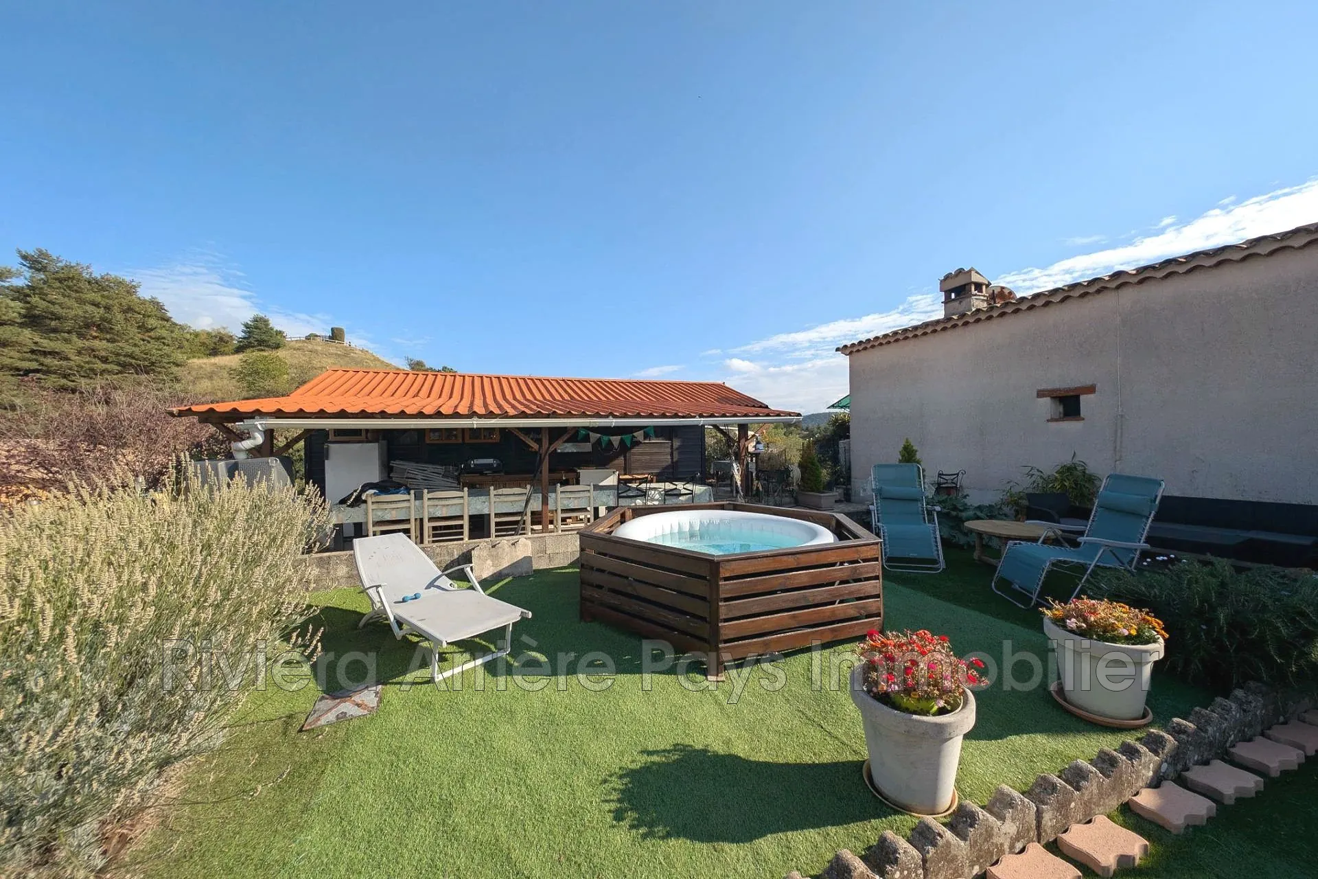Maison de village avec jardin et vue panoramique à Saint-Antonin