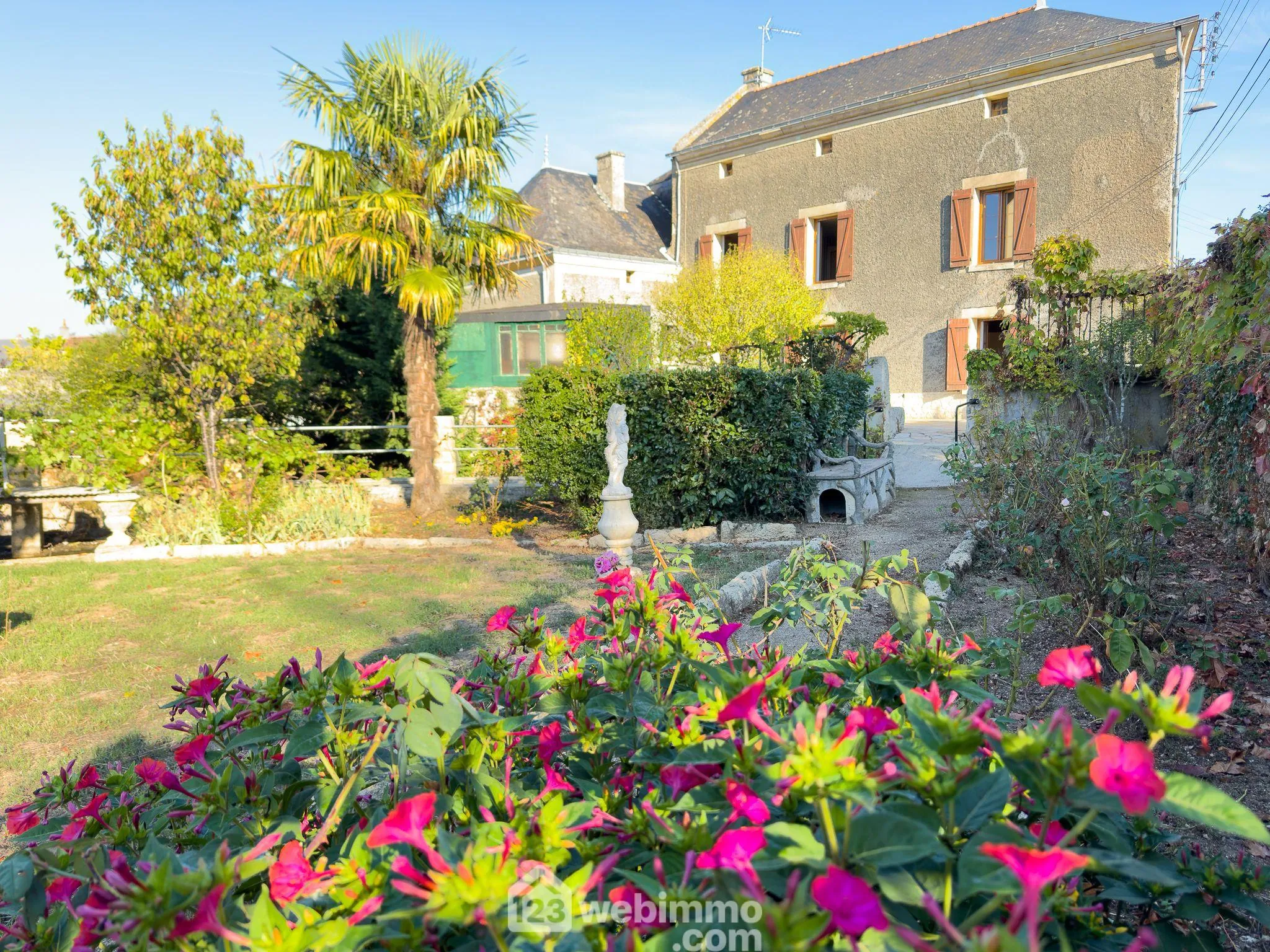Maison atypique de 127 m² à Doué-la-Fontaine avec caves troglodytes