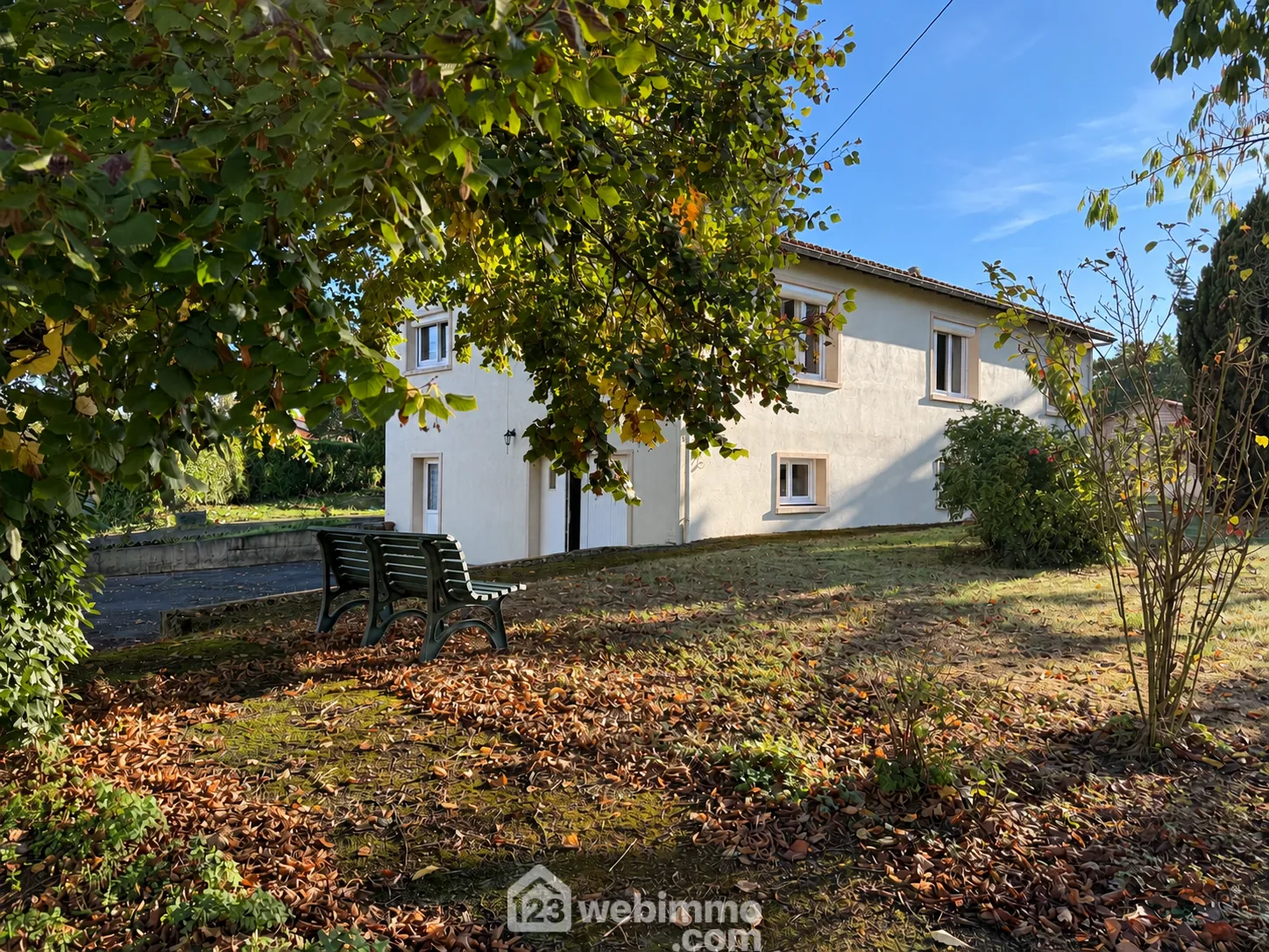 Maison familiale de 104 m² à Pouzauges avec jardin et volume généreux