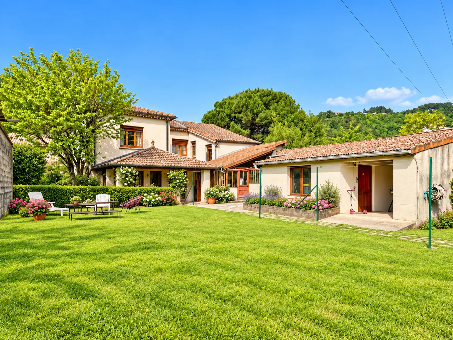 Maison de 212 m2 à Labégude avec grand terrain et dépendances