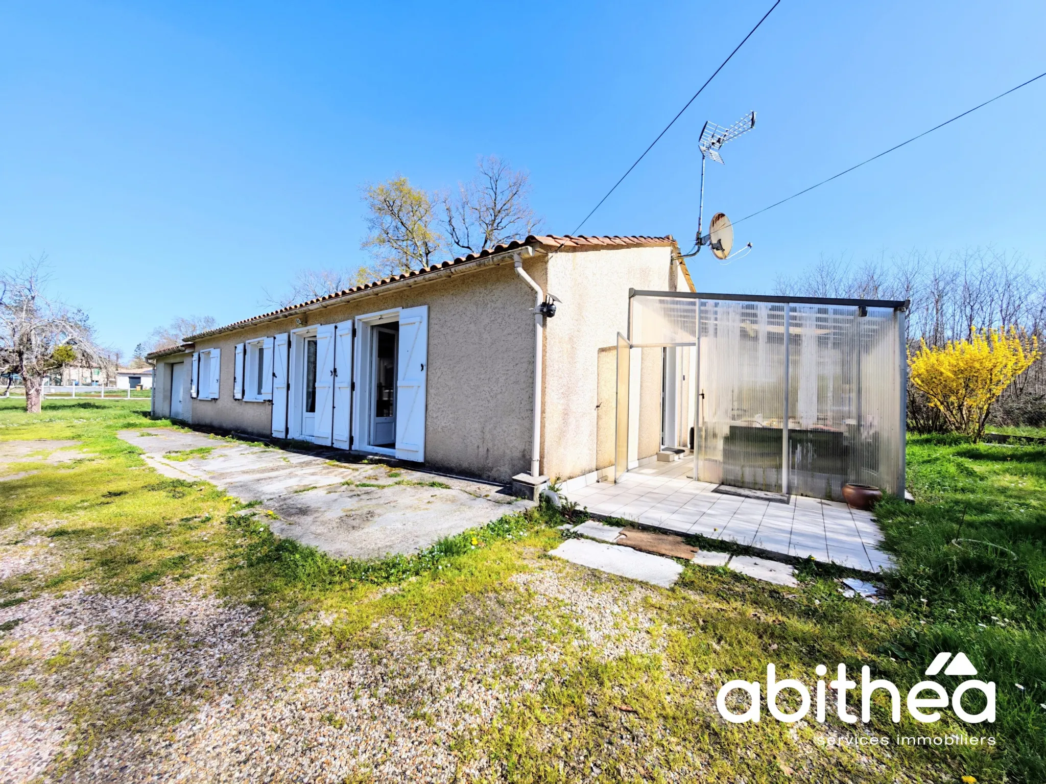 Maison de 98 m² à rénover avec grand terrain à Saint-Ciers-d’Abzac, proche Libourne