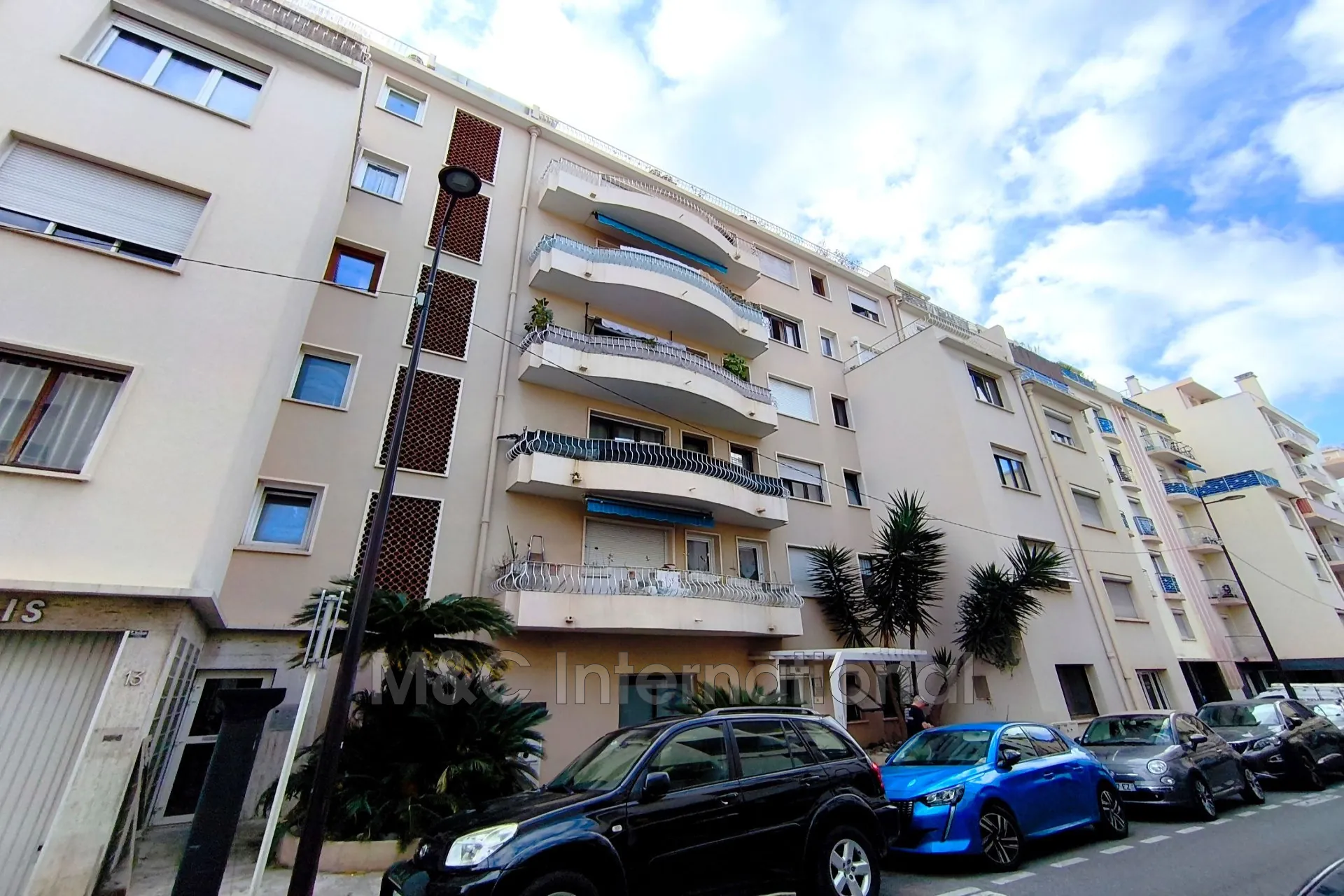 Appartement 2 pièces avec terrasse et parking à Antibes centre-ville
