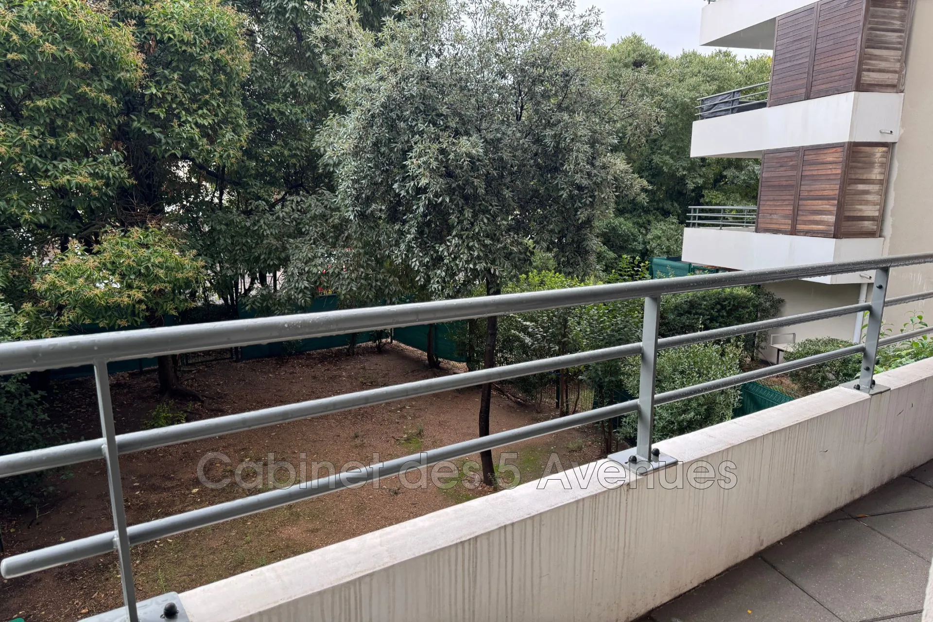 A vendre appartement 2 pièces avec terrasse à Marseille 13009