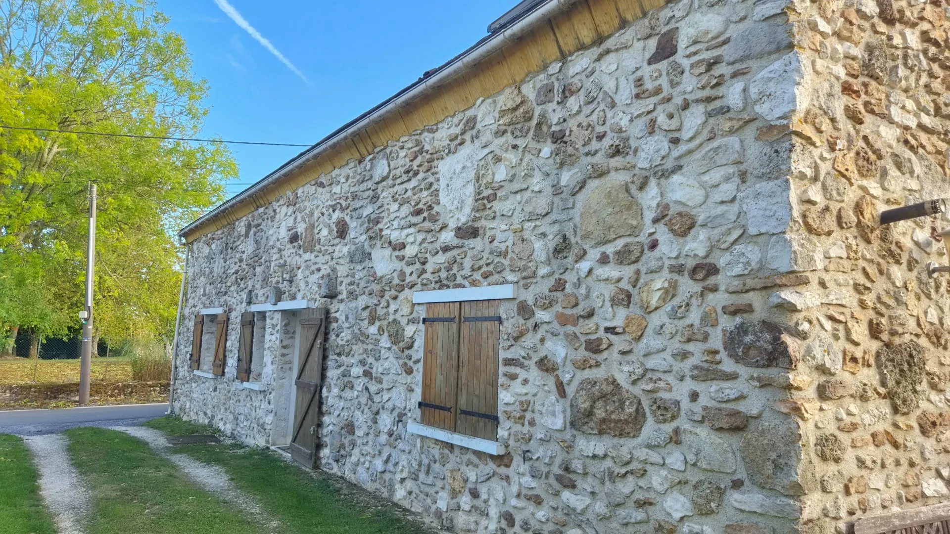 Maison en pierre avec 3 chambres à Dormans, charmant cadre authentique