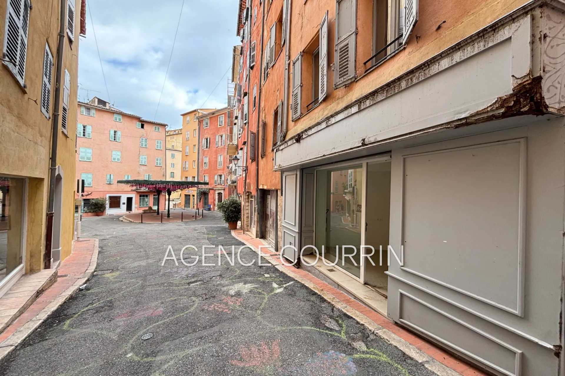 Local commercial à vendre dans le centre historique de Grasse - Rentabilité 9%