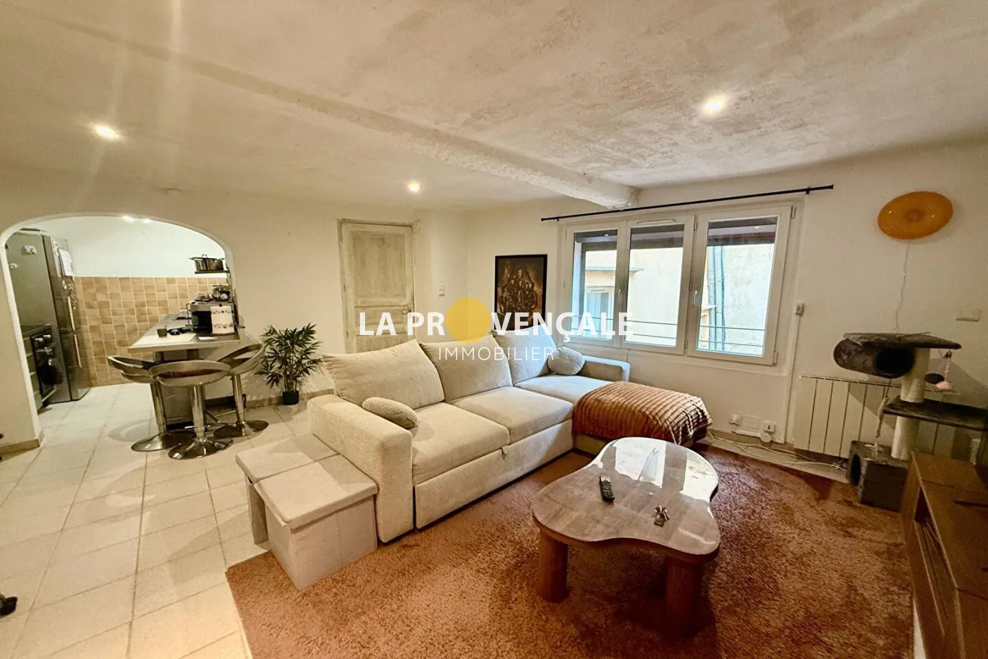 Appartement duplex en vente à Barjols avec locataire en place et cave pour investisseurs