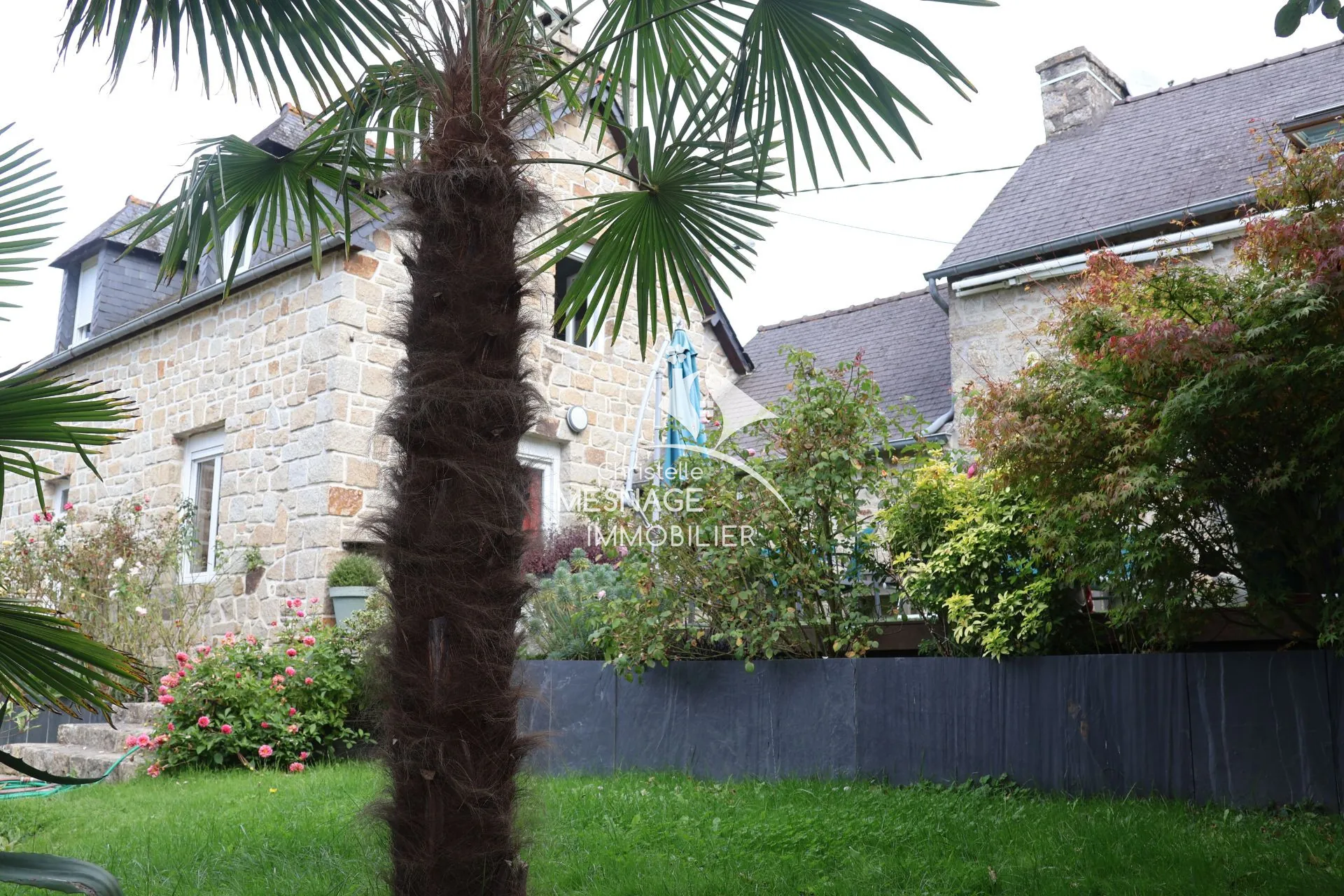 Maison en pierre à vendre à Dinan avec piscine et 4 chambres