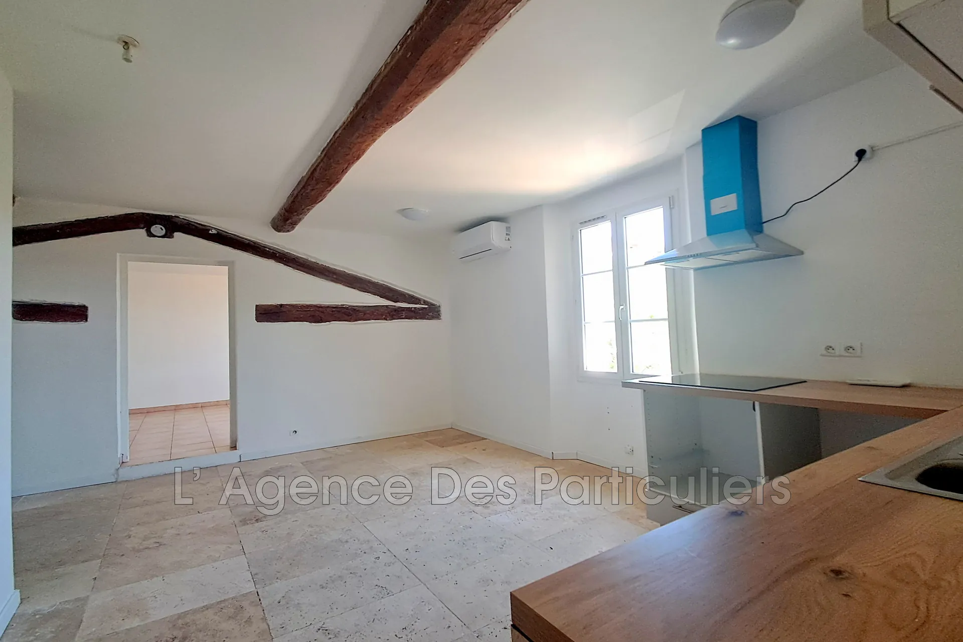 Charmant appartement 3 pièces avec grenier et parking à Draguignan