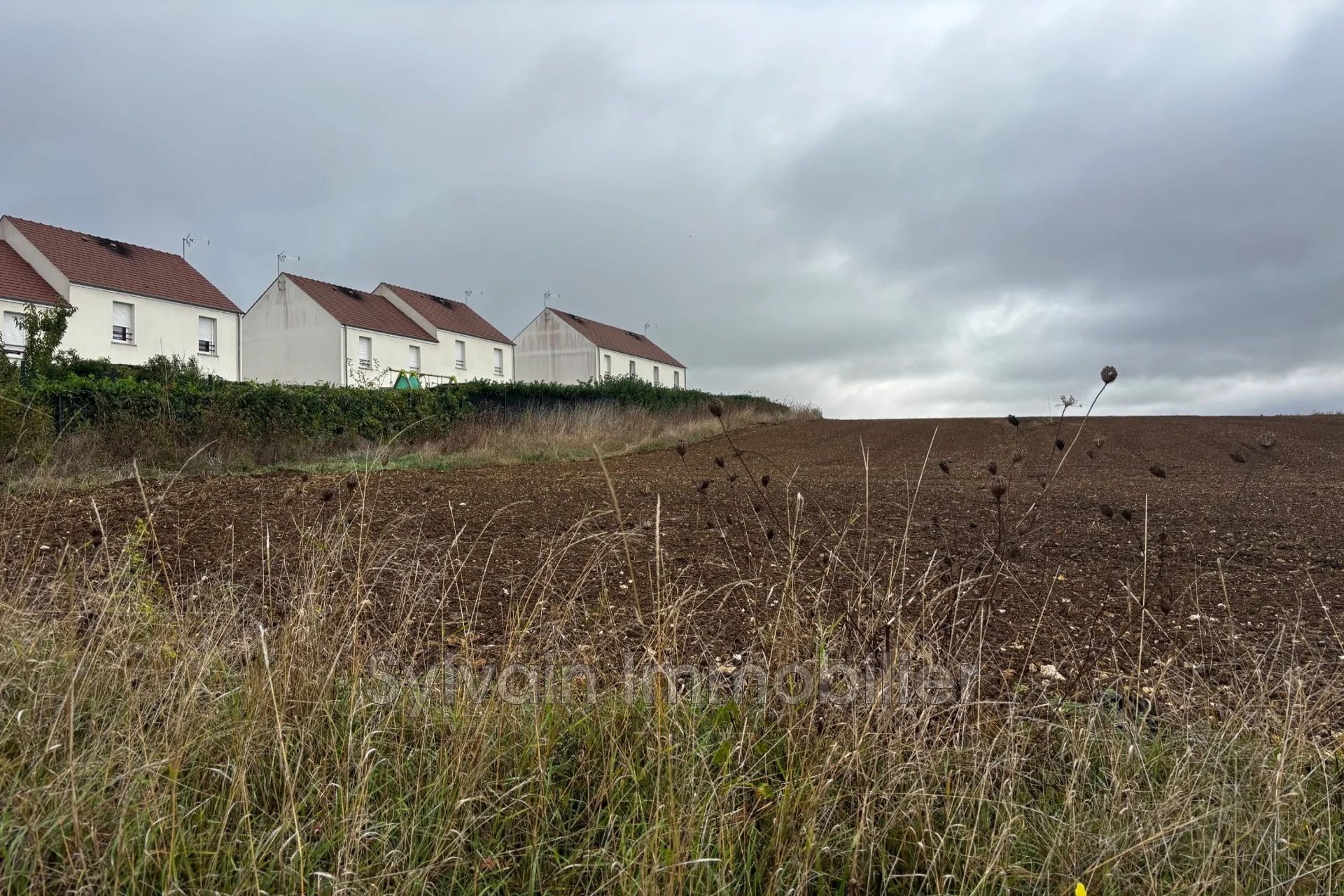 Terrain à bâtir de 692 m² à Milly-sur-Thérain, secteur calme