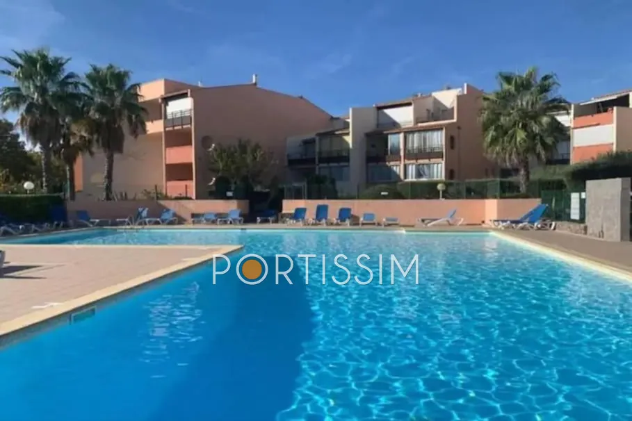Studio cabine avec loggia et terrasse à Agde - Résidence sécurisée avec piscine