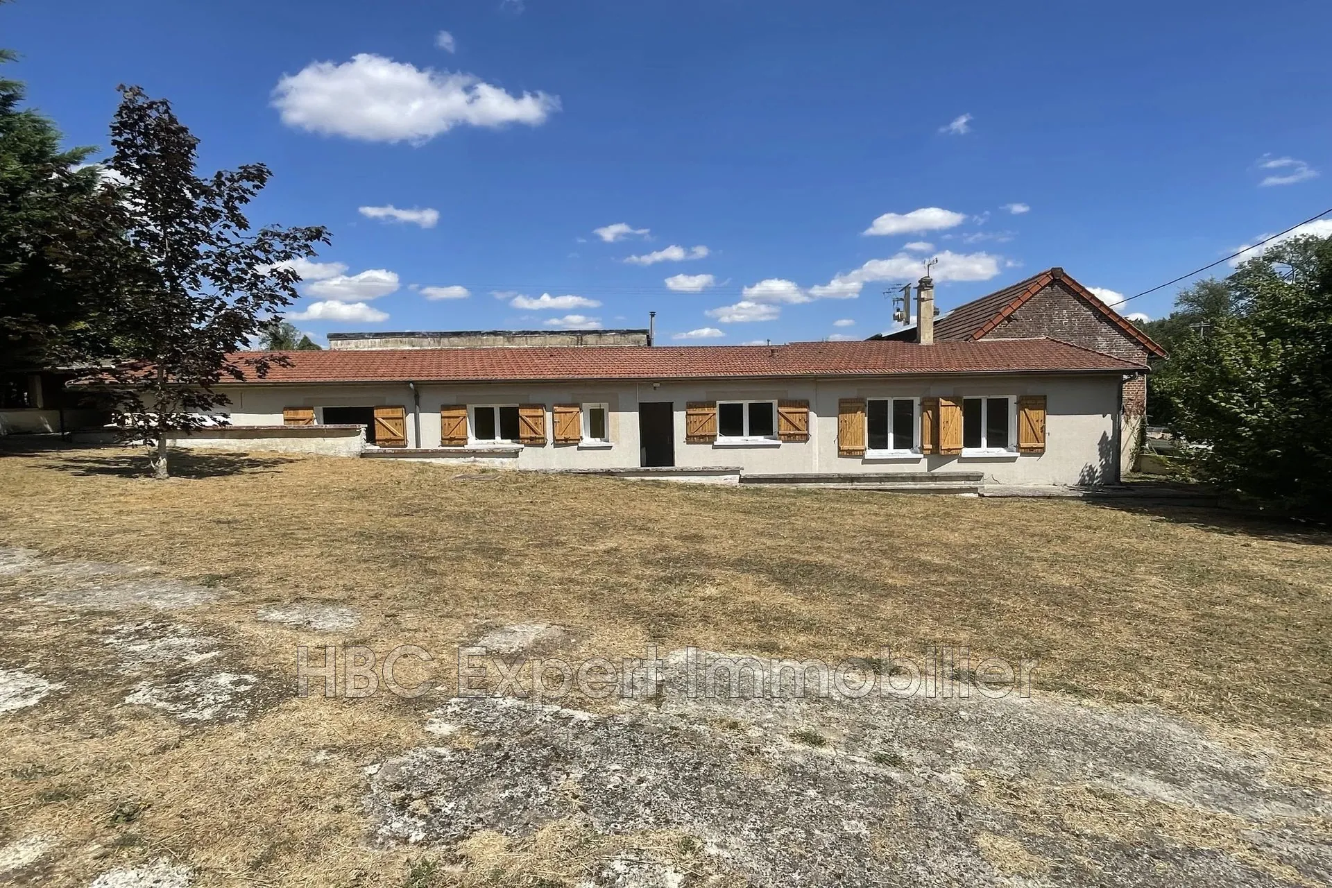 Maison individuelle à Marestmontiers avec garage et dépendances - Cadre naturel