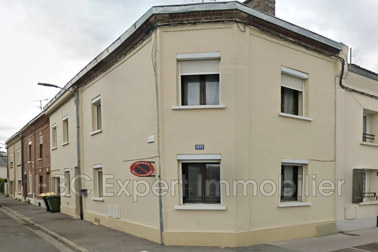 Amiens Maison d'angle de 113 m² avec 3 chambres et garage, à proximité du parc de la Hotoie